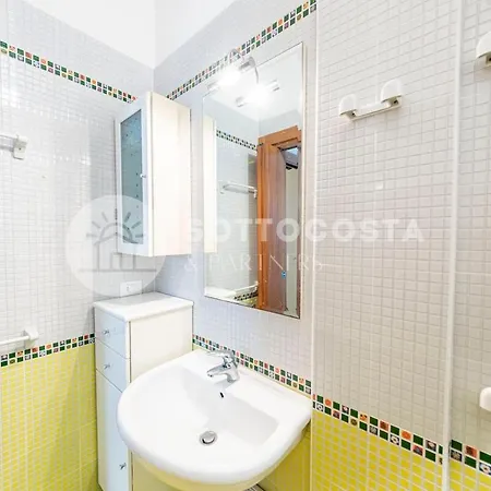 Con Piscina Maracuja - *